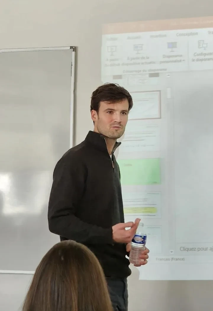Accelerate onboarding. Strengthen expertise.